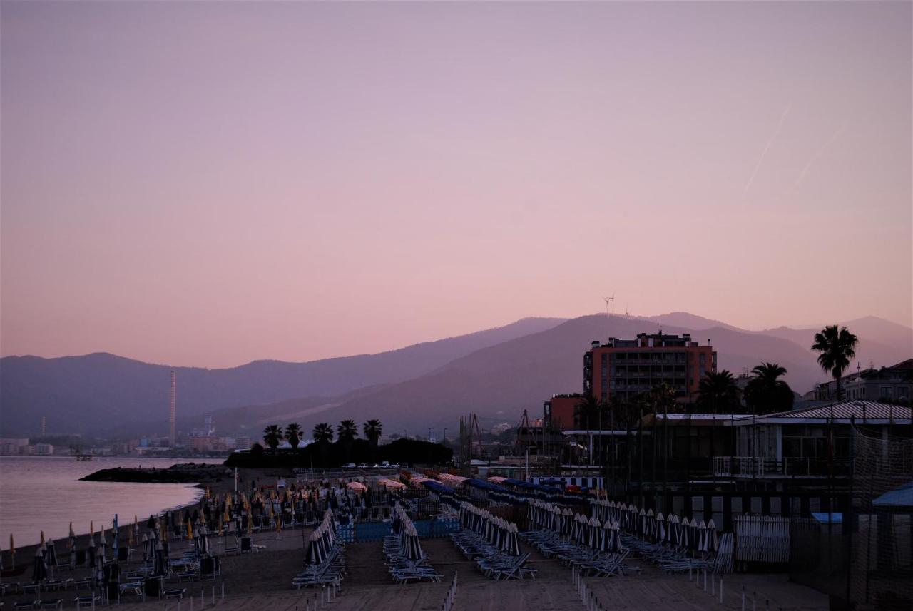 Tramonto Sul Mare - Sea Suite Savona Exterior foto