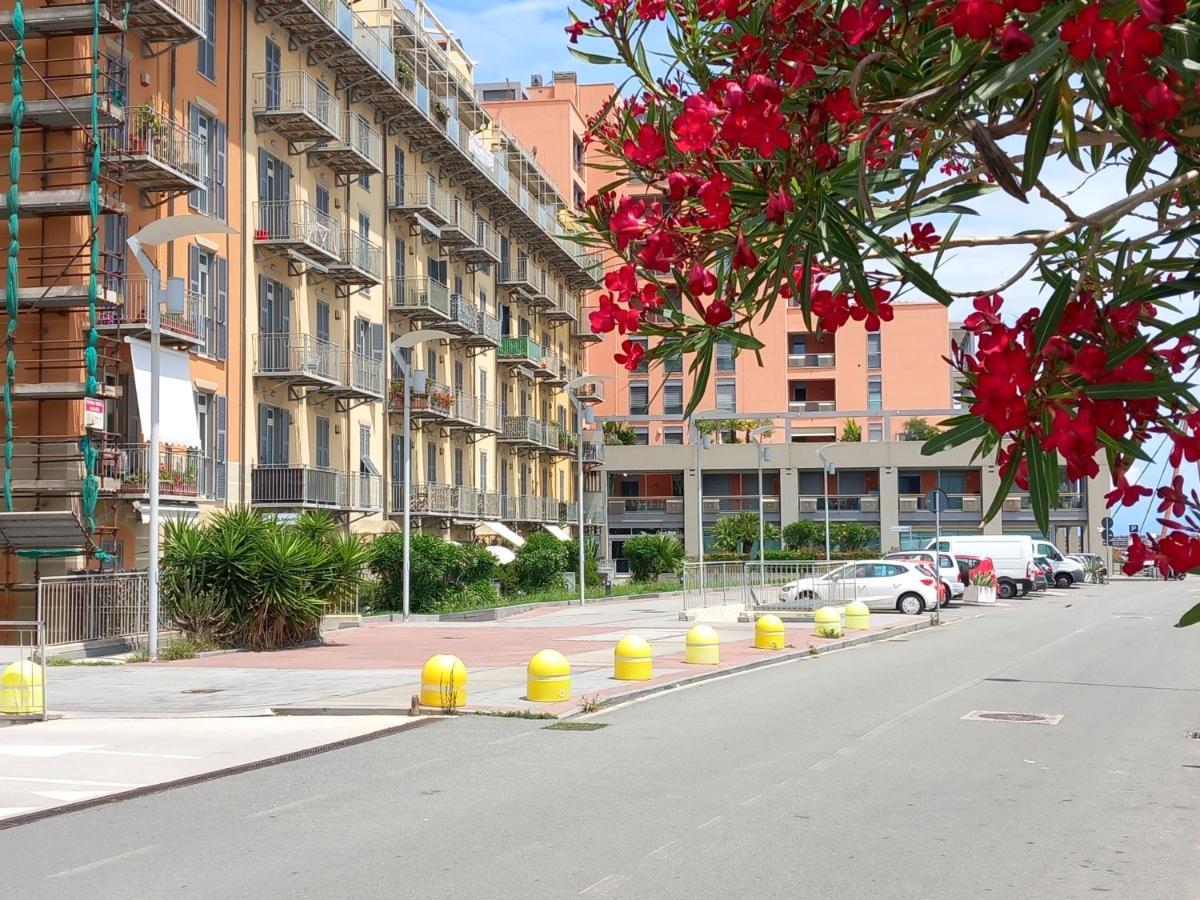 Tramonto Sul Mare - Sea Suite Savona Exterior foto