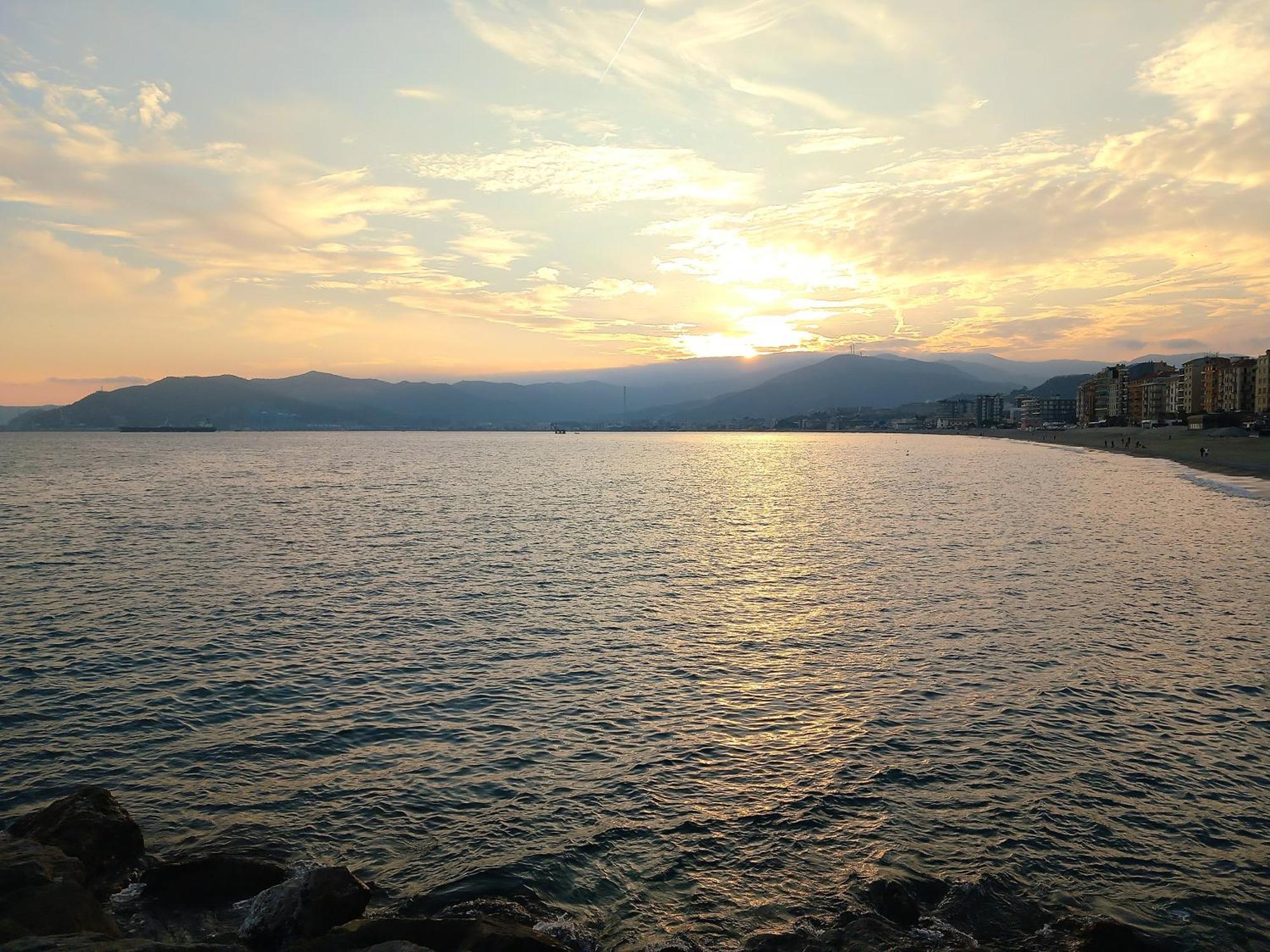 Tramonto Sul Mare - Sea Suite Savona Exterior foto