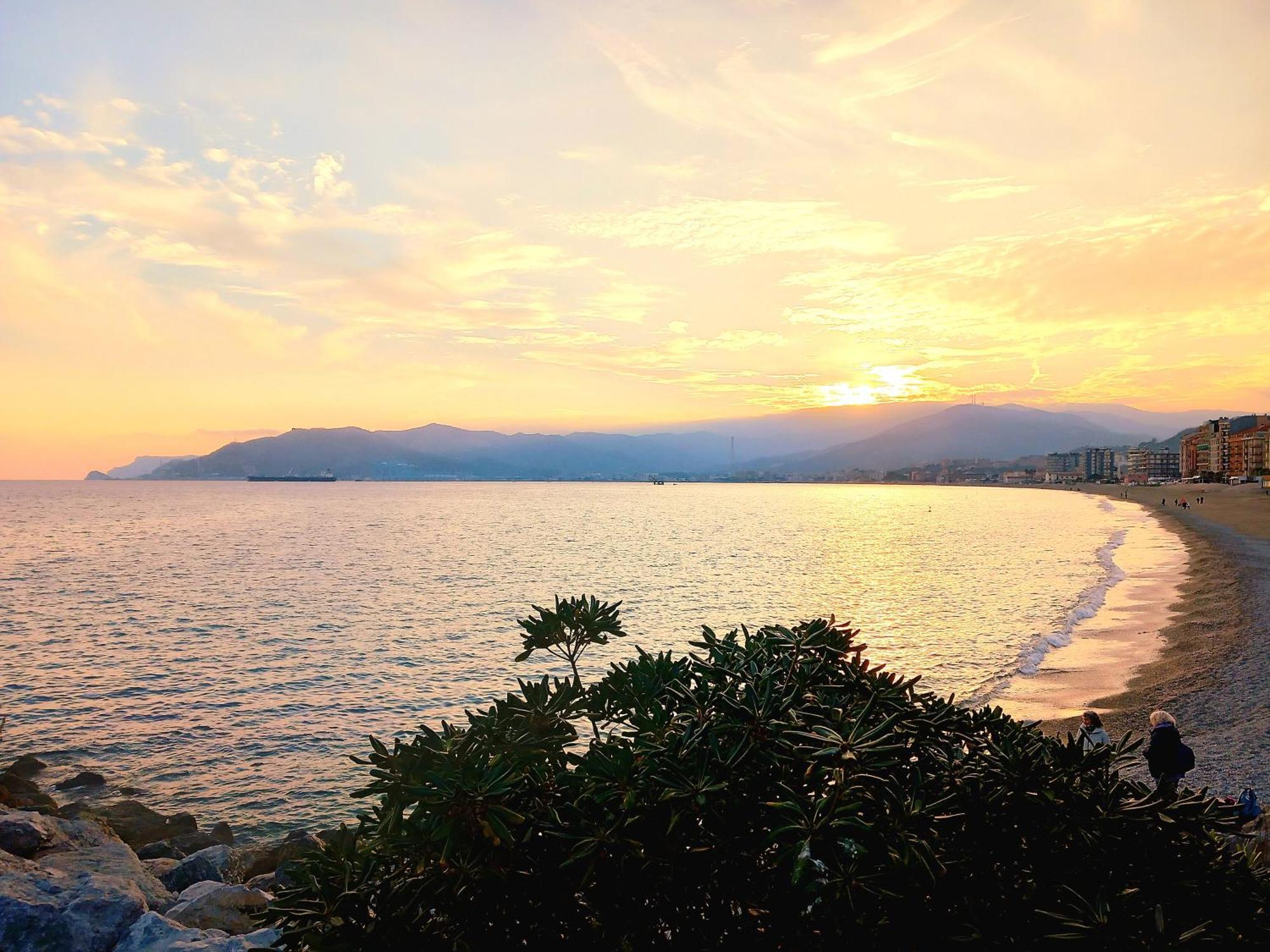 Tramonto Sul Mare - Sea Suite Savona Exterior foto