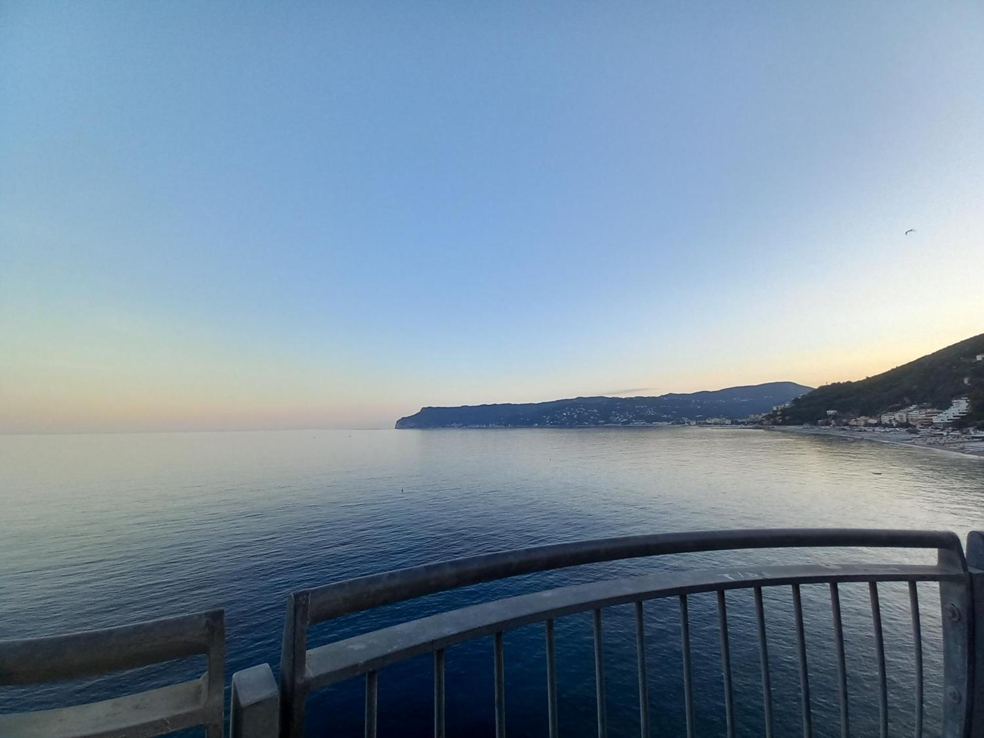 Tramonto Sul Mare - Sea Suite Savona Exterior foto