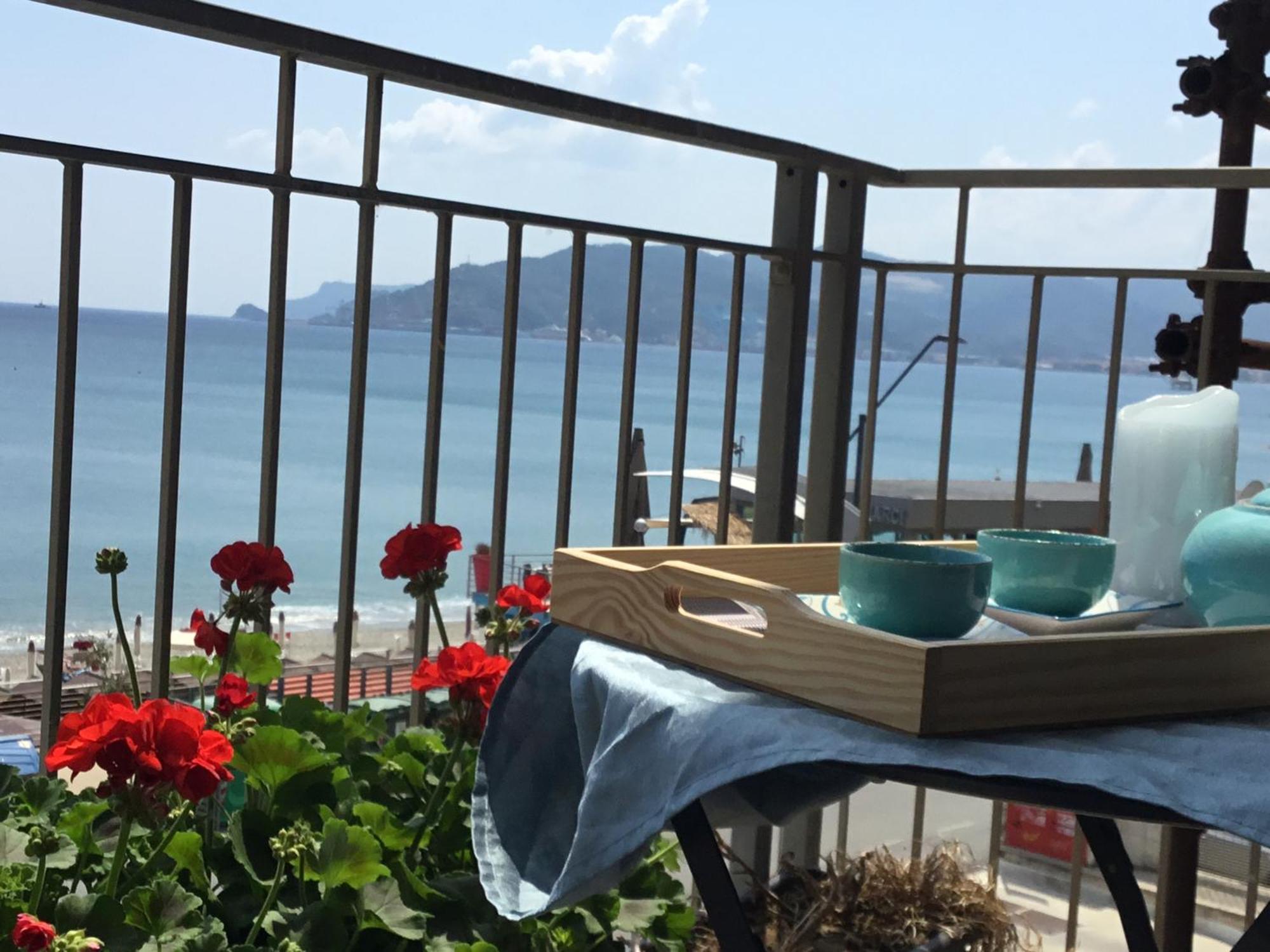 Tramonto Sul Mare - Sea Suite Savona Exterior foto
